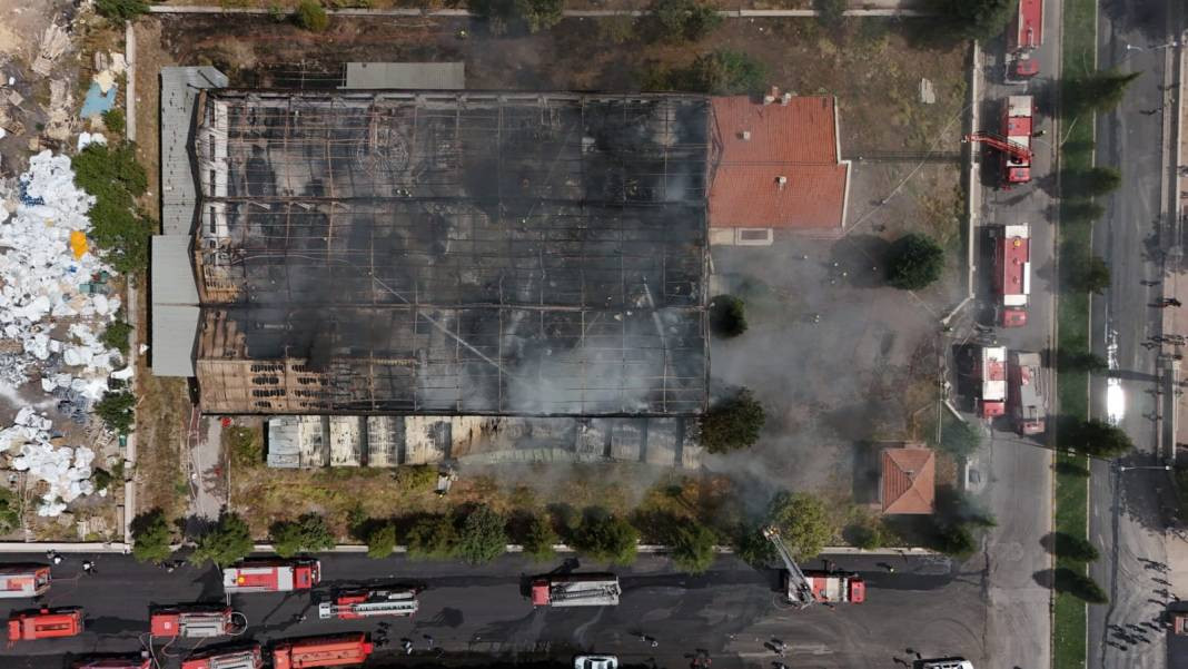 Kayseri'de sünger fabrikasında büyük yangın: Bir saatte kontrol altına alındı - Resim: 20